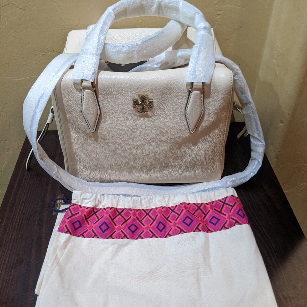 NWT - Tory Burch Large Kira Pebbled Satchel - New Cream Color